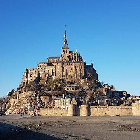 Charmante Chambre D'Hotes En Normandie Lägenhet Valognes Exteriör bild