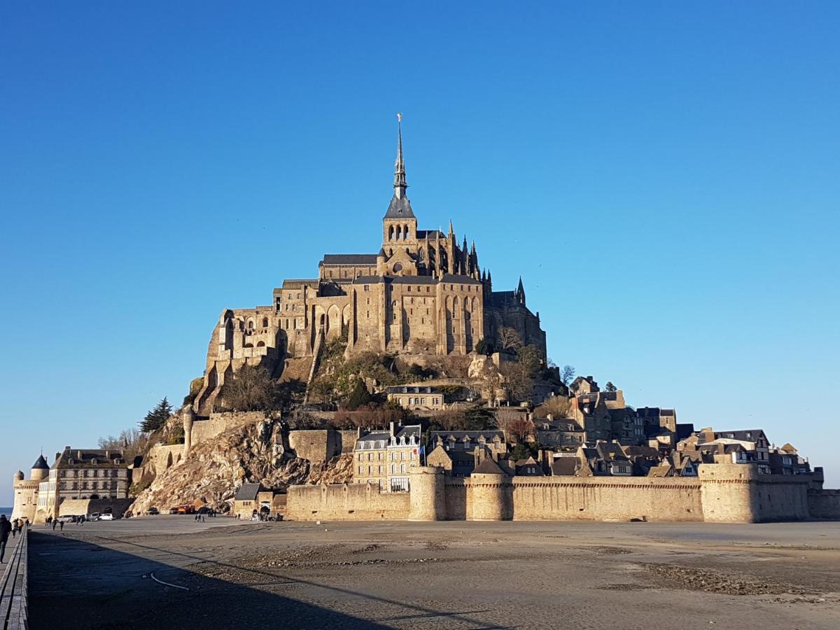Charmante Chambre D'Hotes En Normandie Lägenhet Valognes Exteriör bild